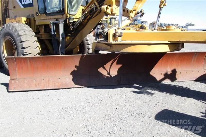 CAT 140K Graders