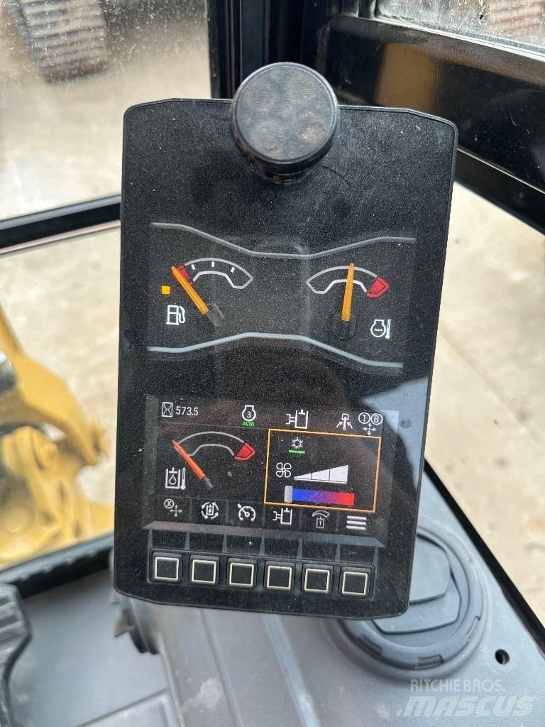 CAT 302 Mini excavators < 7t