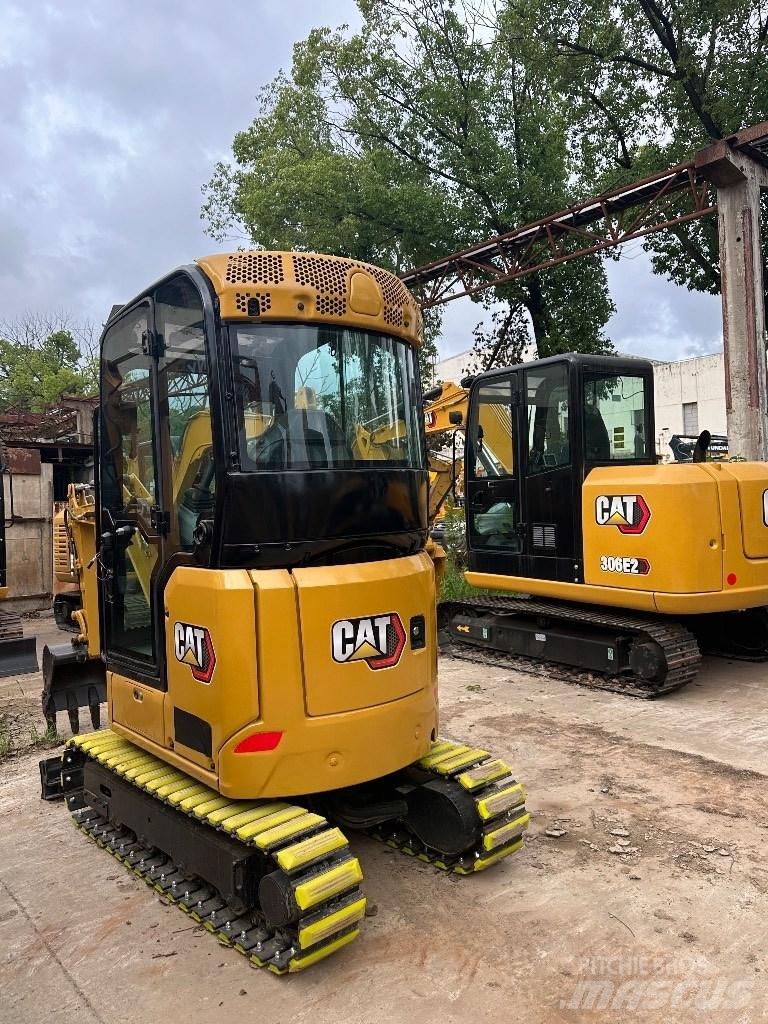 CAT 302 Mini excavators < 7t
