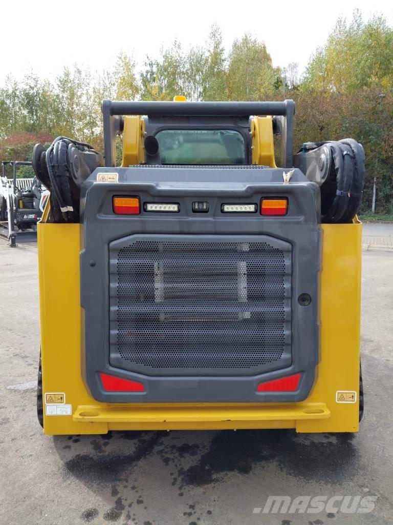 XCMG XC7-TV12 Crawler FEL's