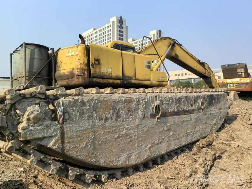 Komatsu PC 200-6 Amphibious Excavators