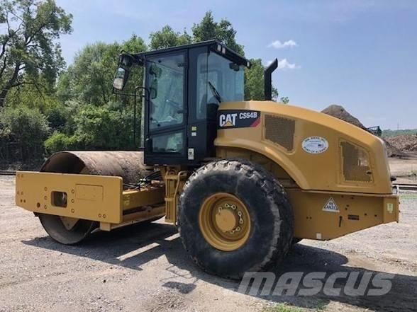 CAT CS 64 B Single drum rollers