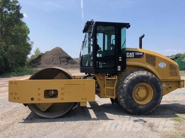 CAT CS 64 B Single drum rollers