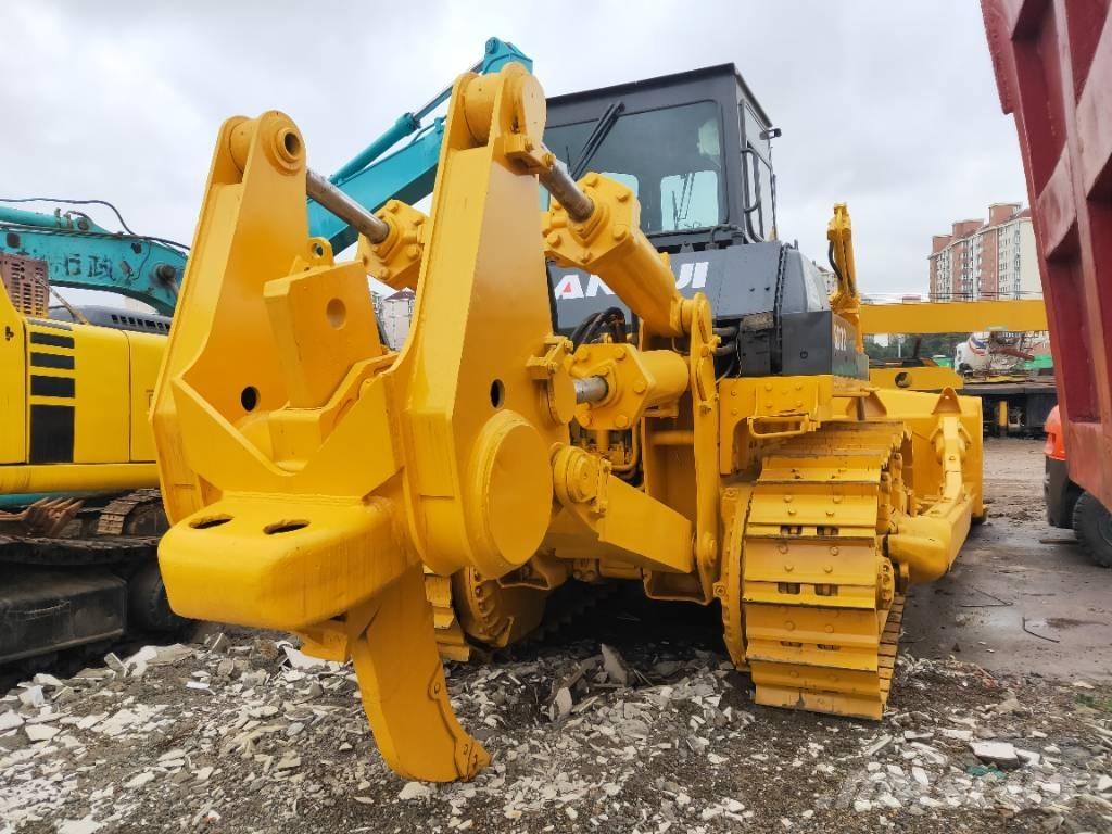 Shantui SD 32 Crawler dozers
