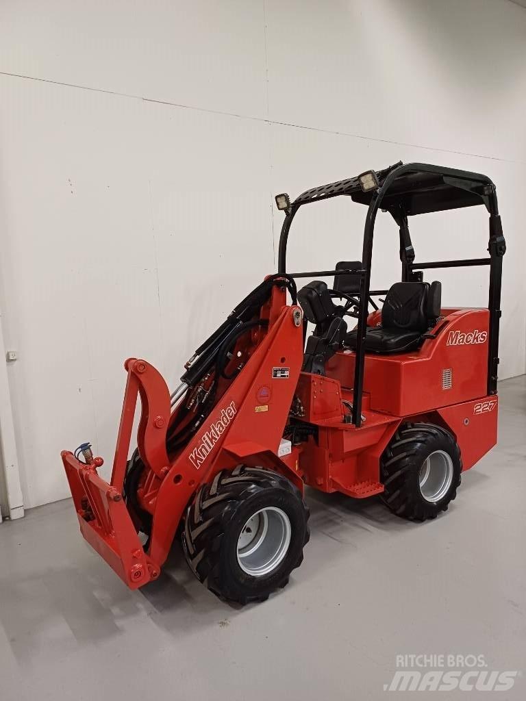 Macks 227 Mini loaders