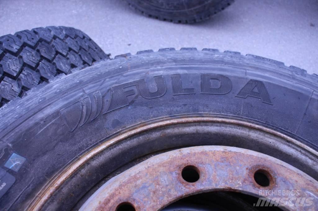 Volvo FH 16 Tyres, wheels and rims