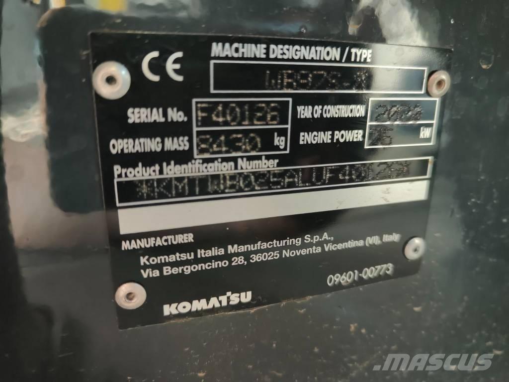 Komatsu WB 97 S-8 TLB's