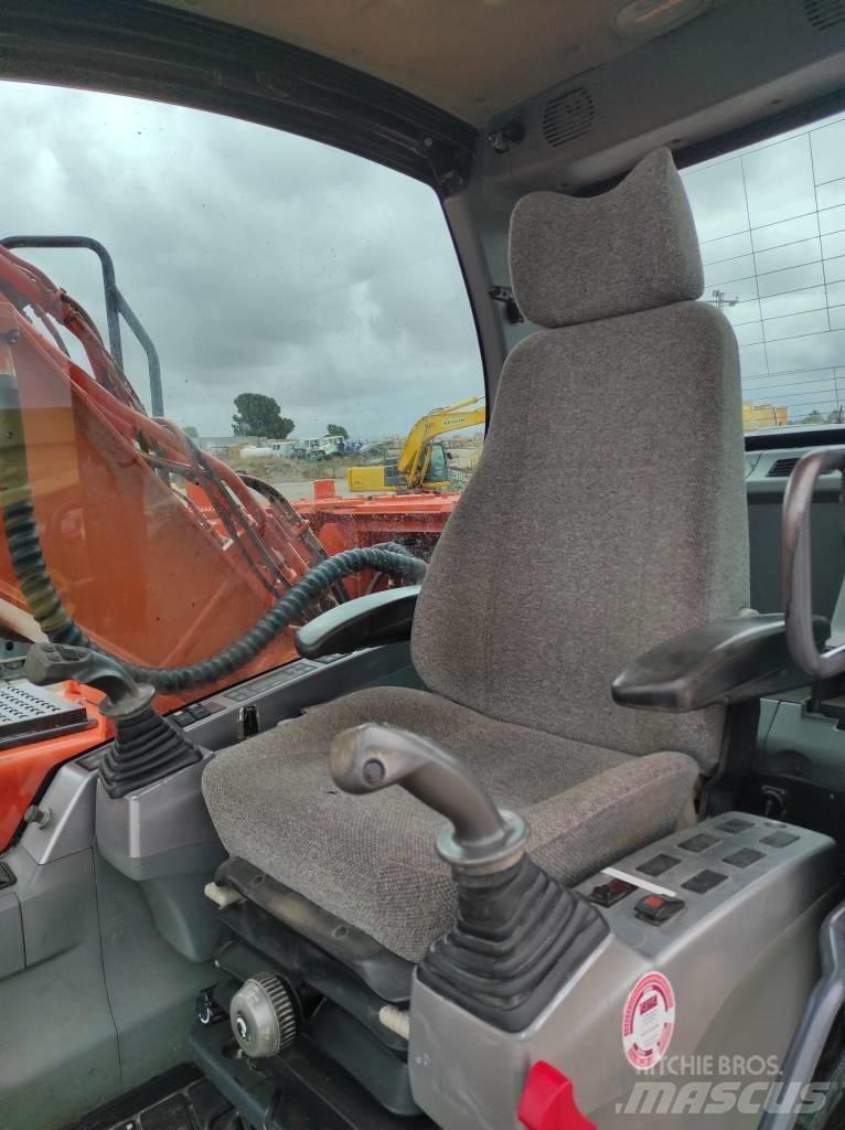 Doosan DX 180 LC Crawler excavators