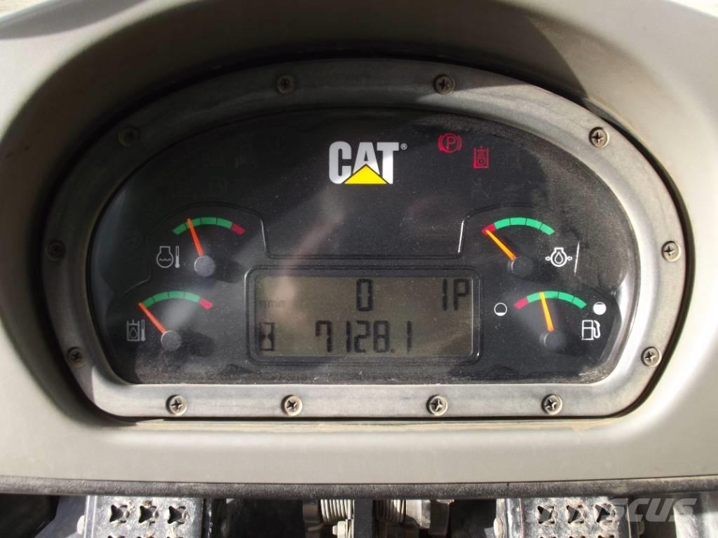 CAT 963 D WH Crawler FEL's