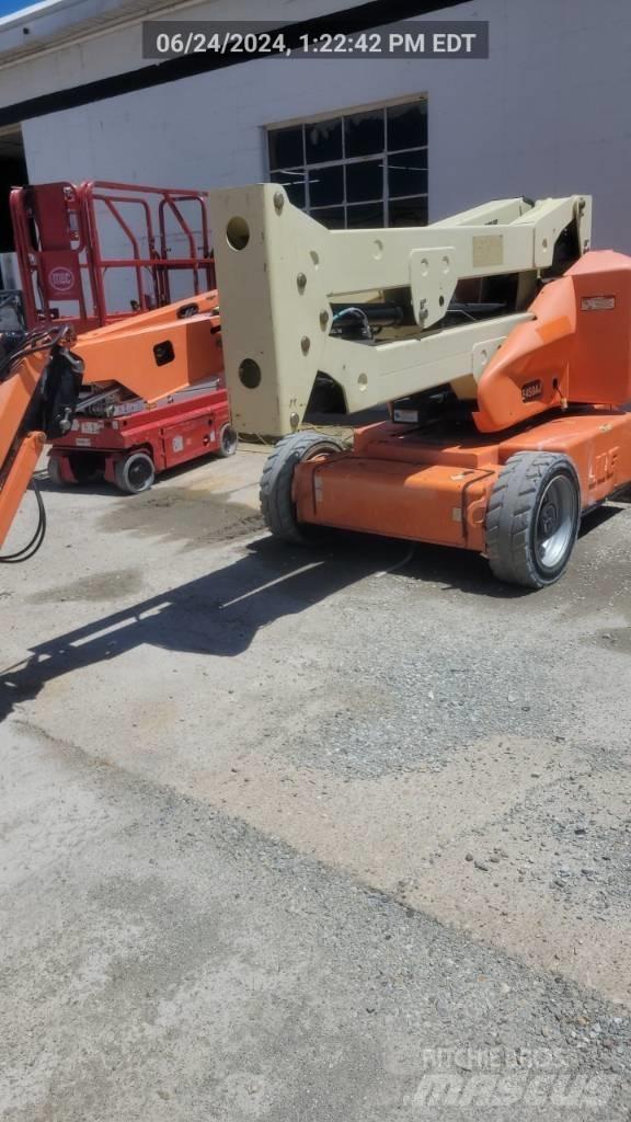 JLG E 450 AJ Articulated boom lifts