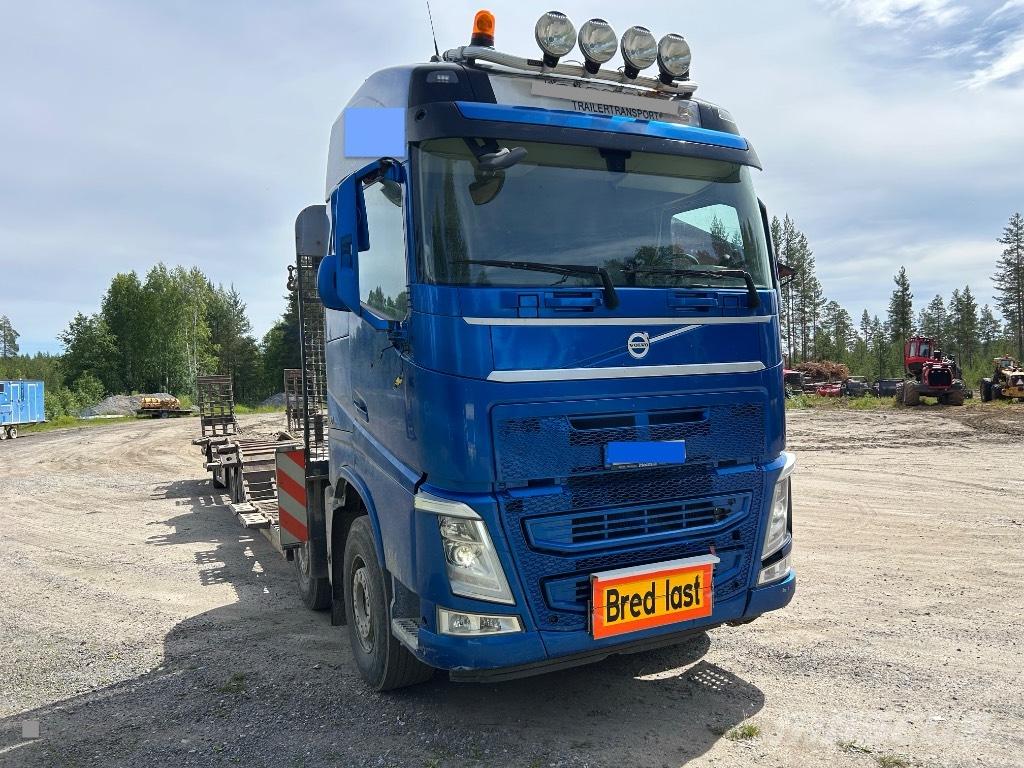 Volvo FH 500 Forest machine transport trucks