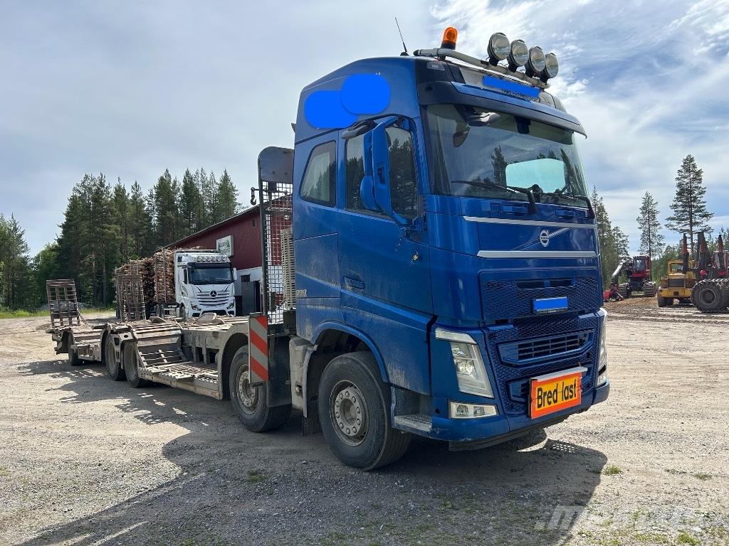 Volvo FH 500 Forest machine transport trucks