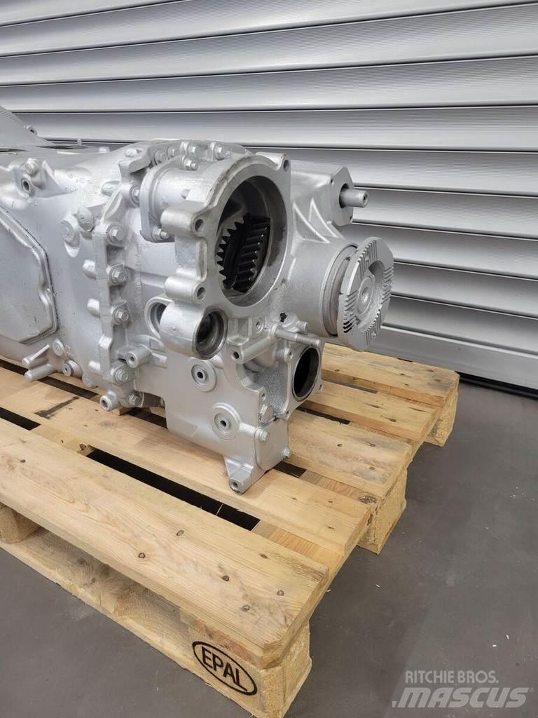 Volvo VT2814B Gearboxes