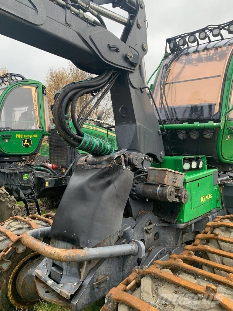John Deere 1070G Harvesters