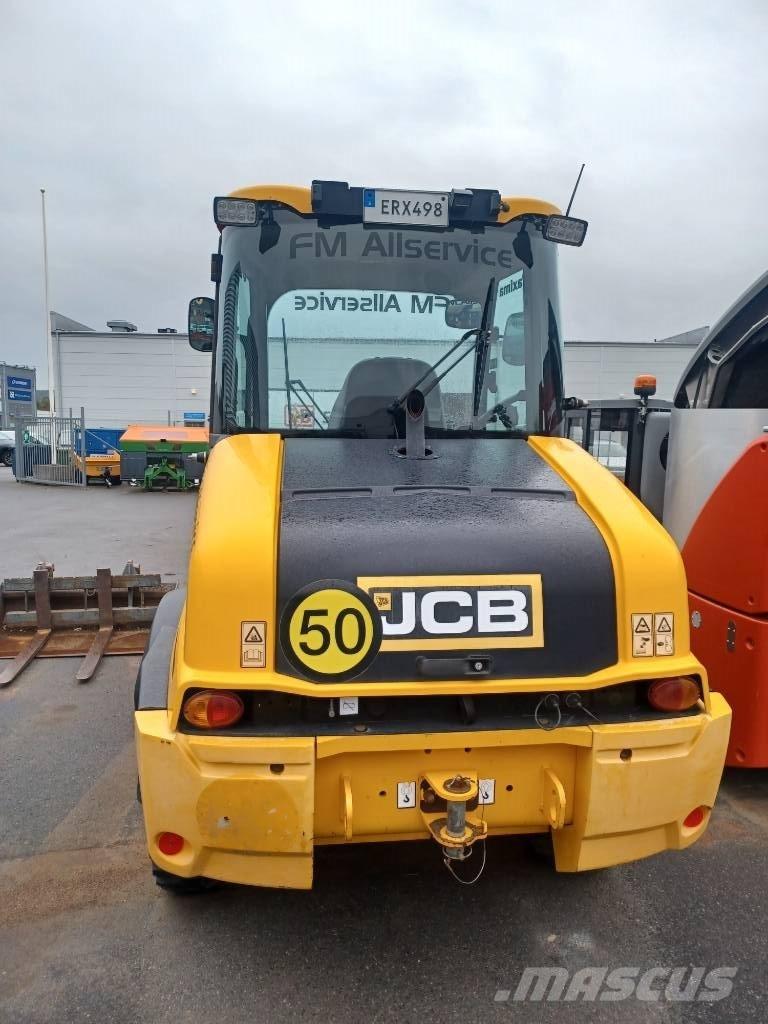 JCB 409 Farming telehandlers