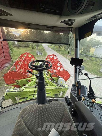 CLAAS Avero 240 Combine harvesters