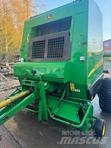 John Deere 582 Round balers