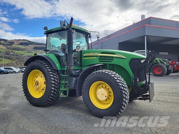 John Deere 7720 Tractors