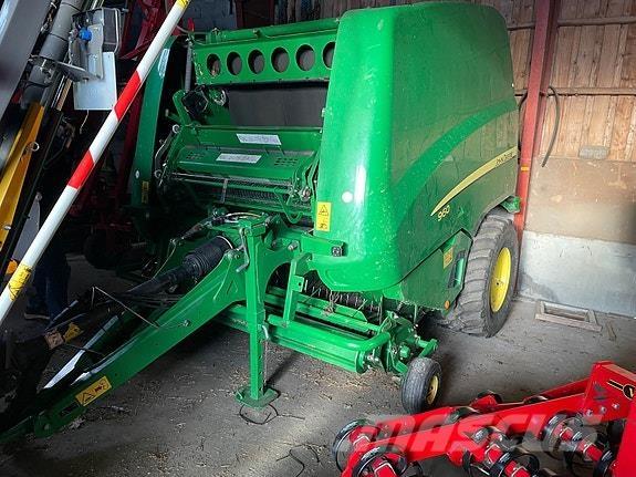 John Deere 960 Round balers