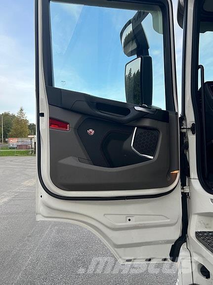 Scania R660 Van Body Trucks