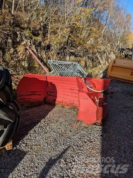 Tokvam ut430 Snow blades and plows