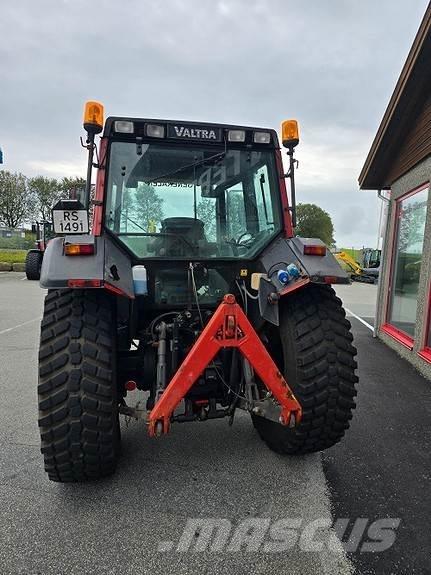 Valtra 6400 Tractors