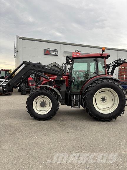 Valtra A134 Tractors