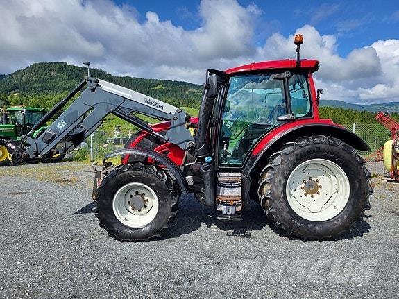 Valtra N 104 H5 Tractors