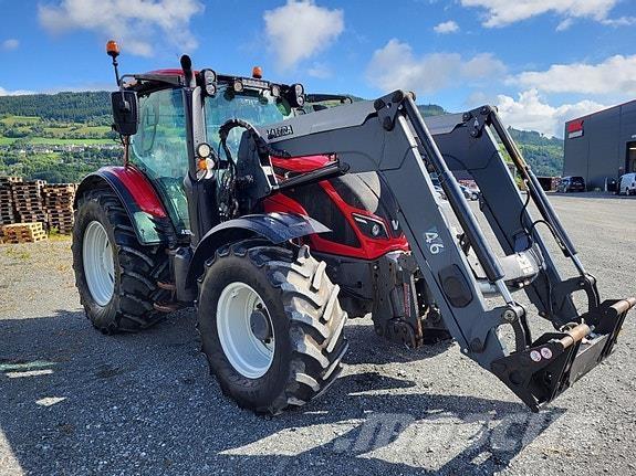 Valtra N 104 H5 Tractors