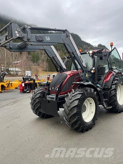 Valtra N174 Versu Tractors
