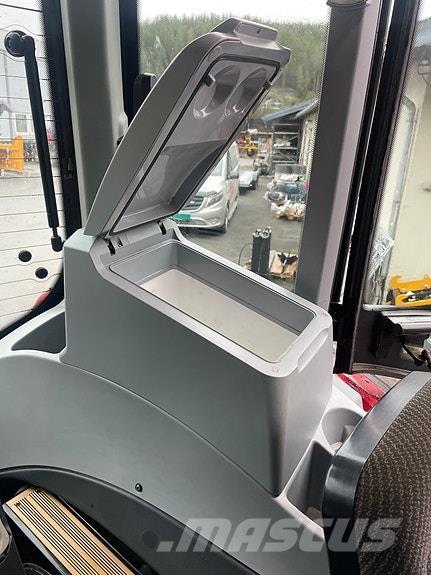 Valtra N174 Versu Tractors