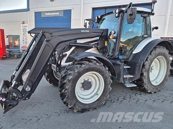 Valtra N175D. Tractors