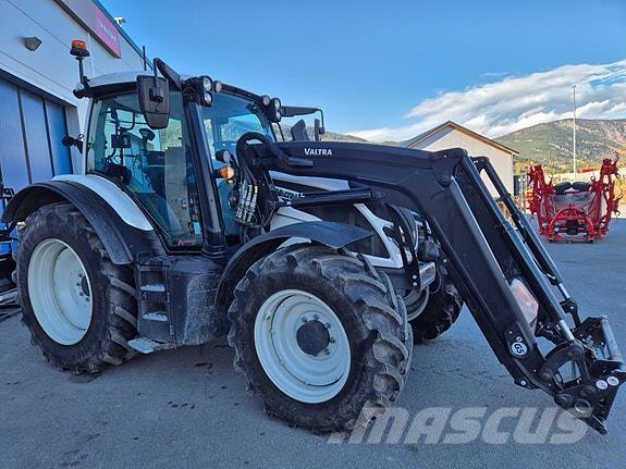 Valtra N175D. Tractors