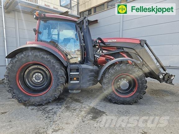 Valtra T235 Tractors
