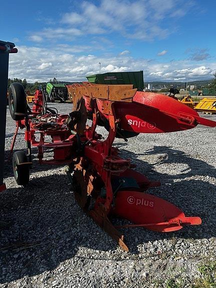 Vogel & Noot M800 Conventional ploughs