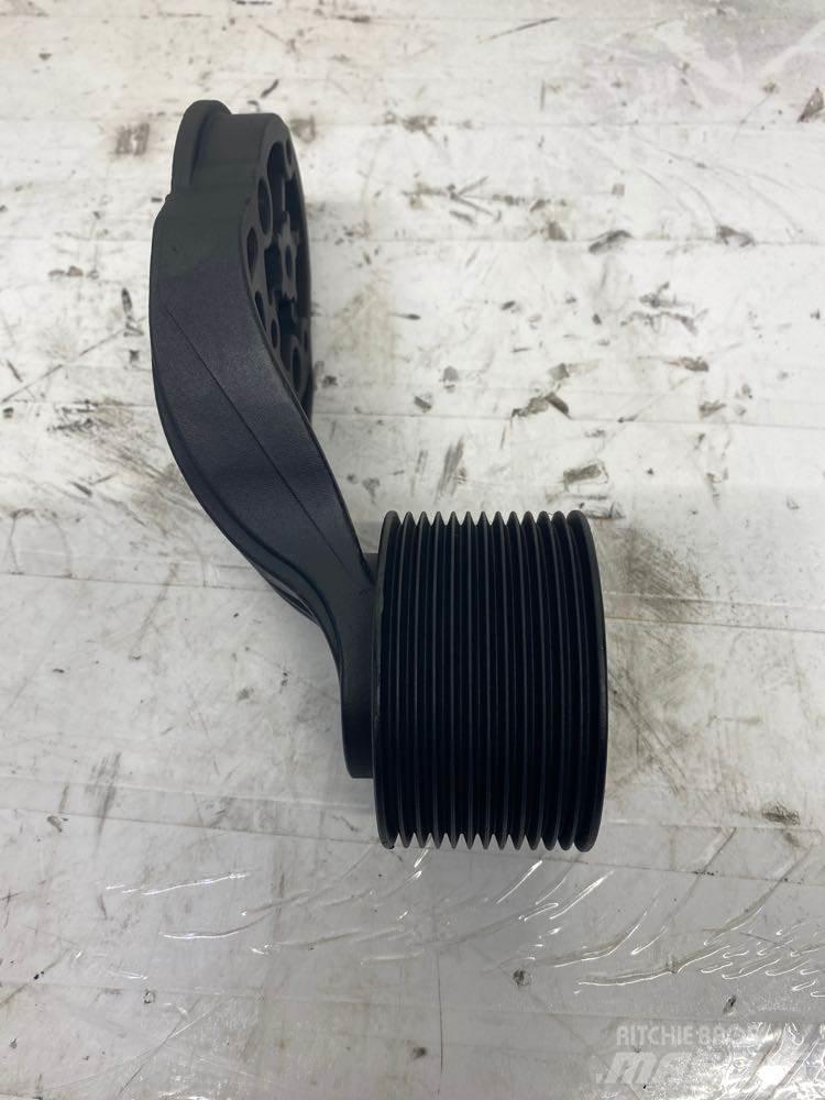 Mack MP8 Other components