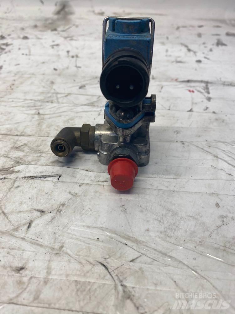 Mack MP8 Other components