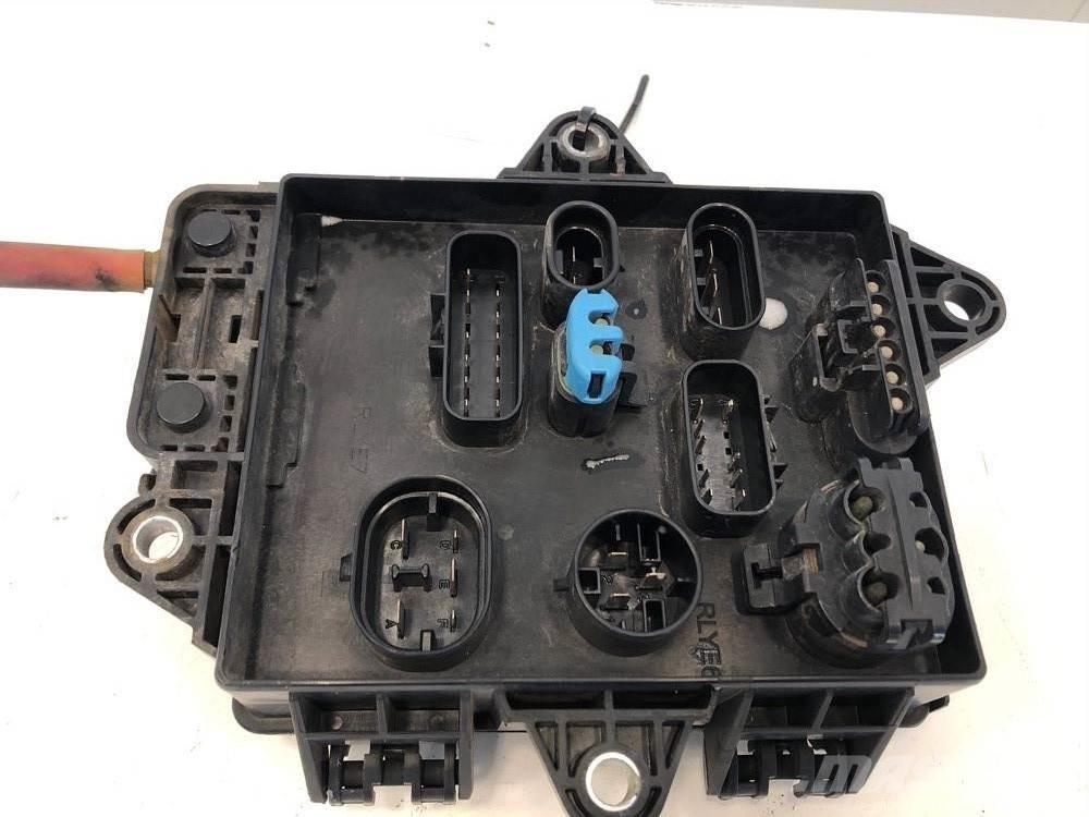 Volvo VNL Electronics