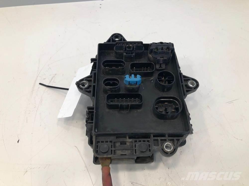Volvo VNL Electronics
