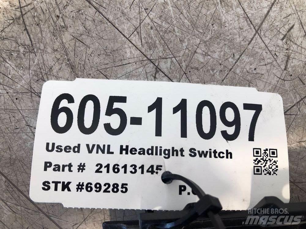 Volvo VNL Electronics