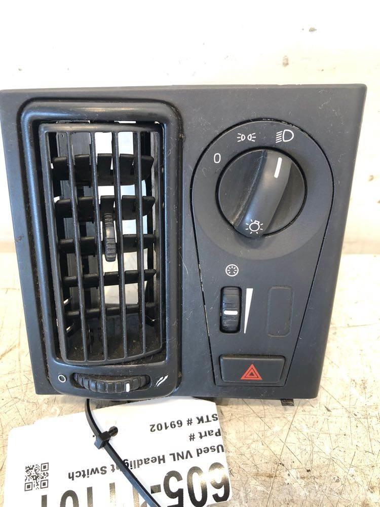 Volvo VNL Electronics