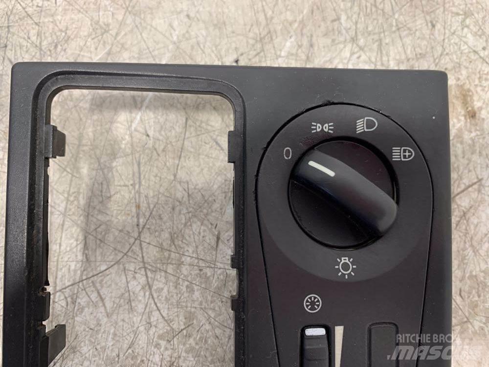 Volvo VNL Electronics