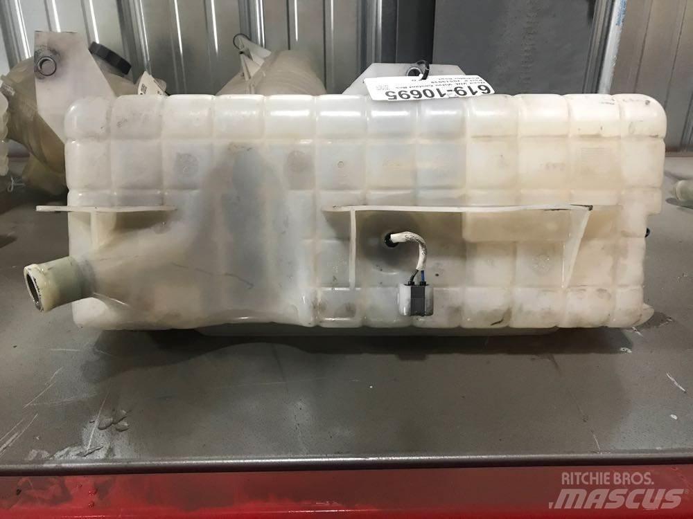 Volvo VNL Other components