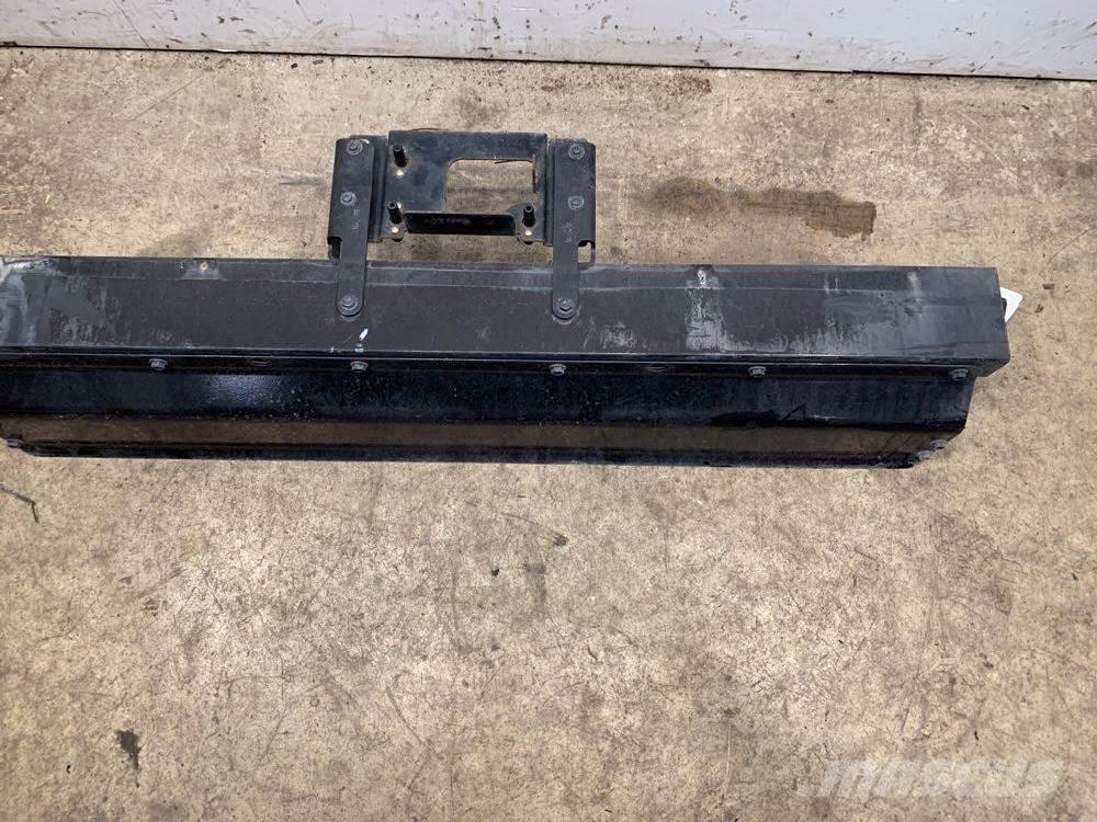 Volvo VNL Other components