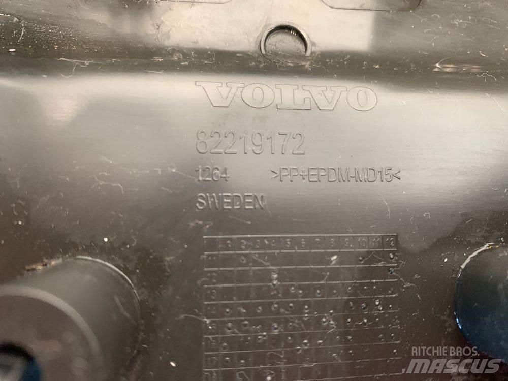 Volvo VNL Other components