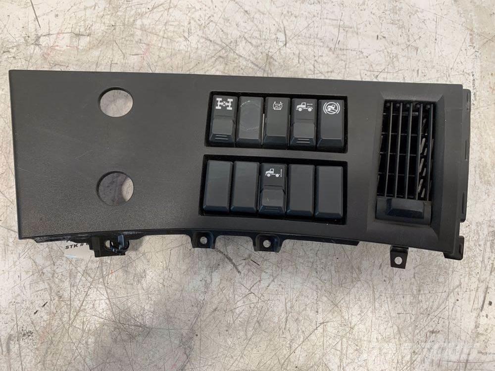 Volvo VNL Electronics