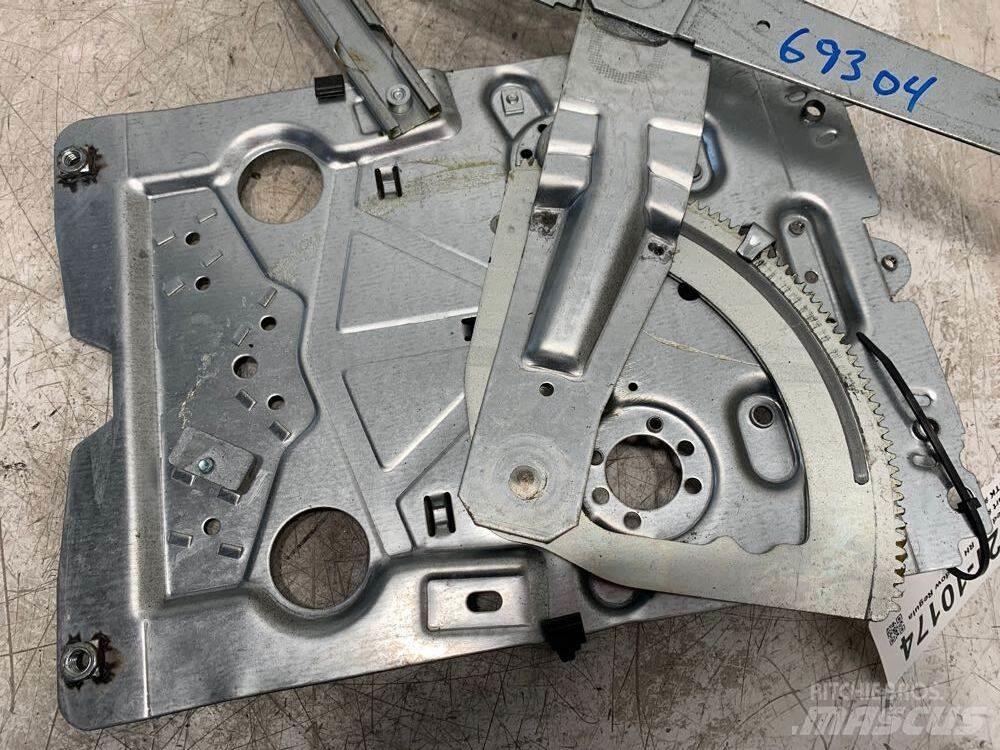Volvo VNL Other components