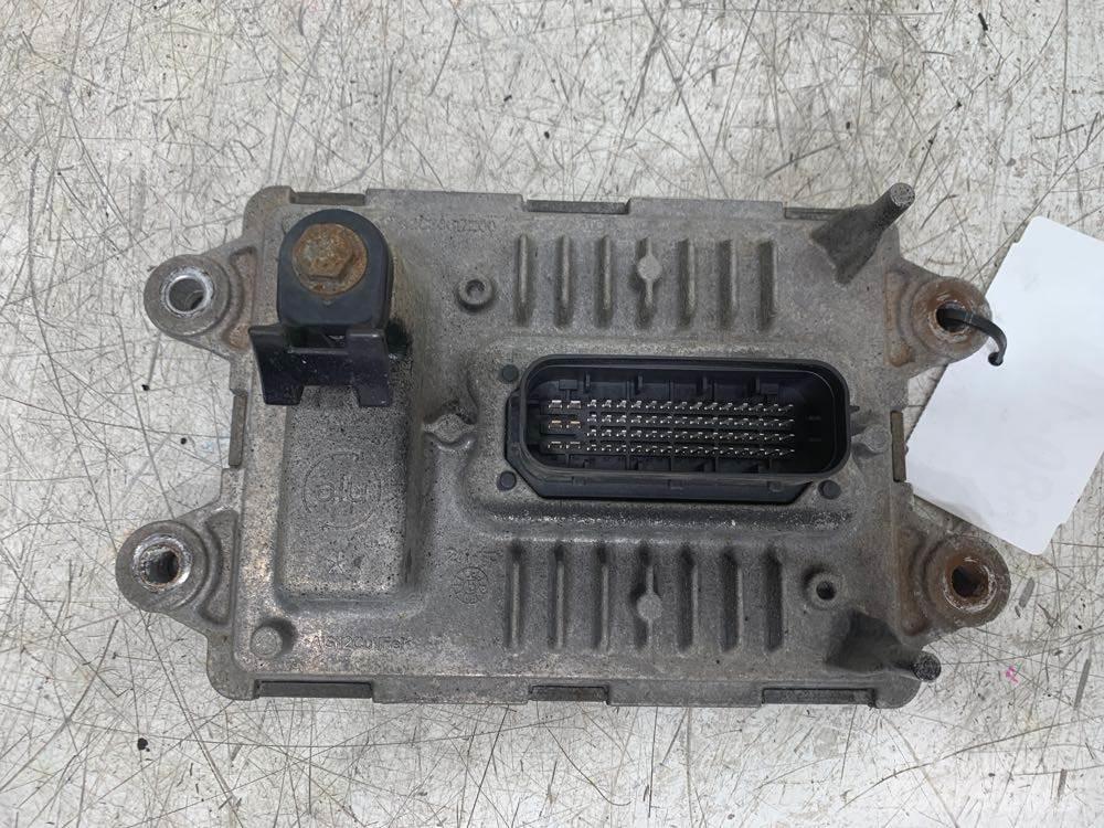 Volvo VNL Other components