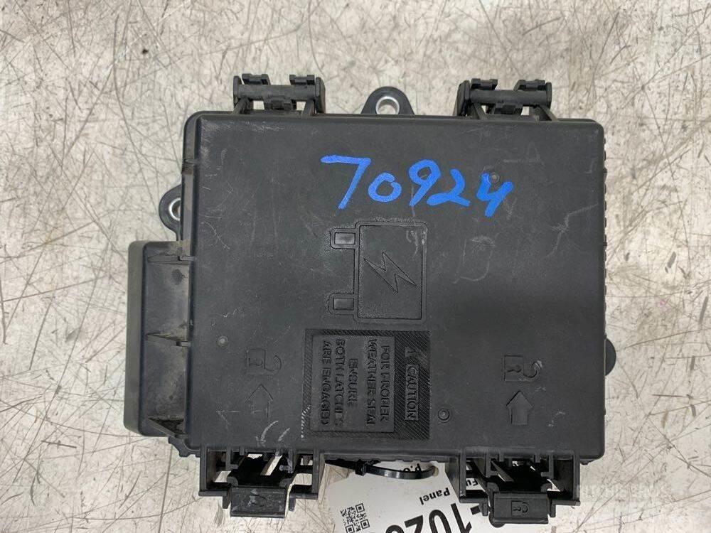 Volvo VNL Electronics