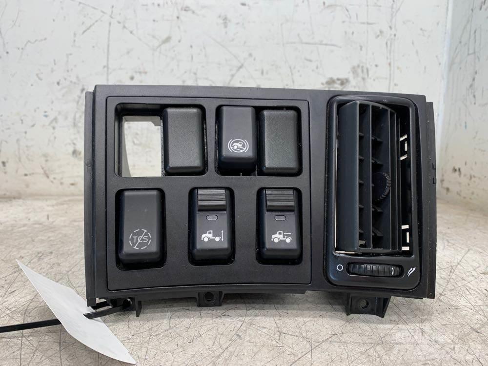 Volvo VNL Electronics